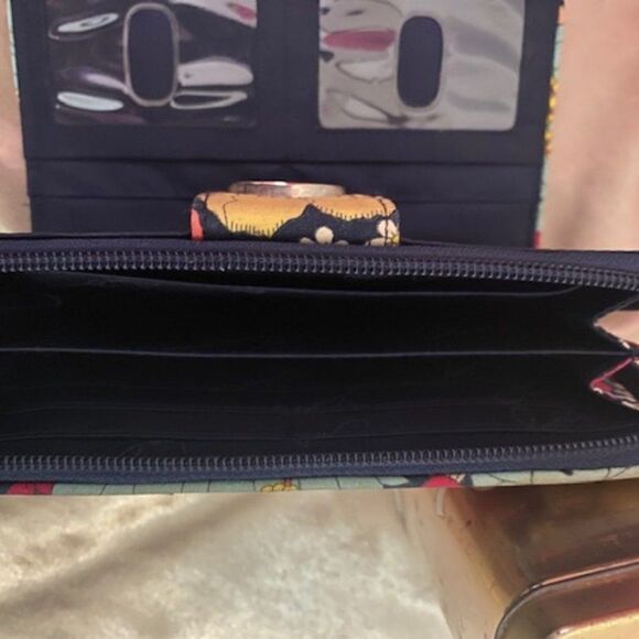 Vera Bradley Turn Lock zip around Multi-color wallet - Picture 7 of 7